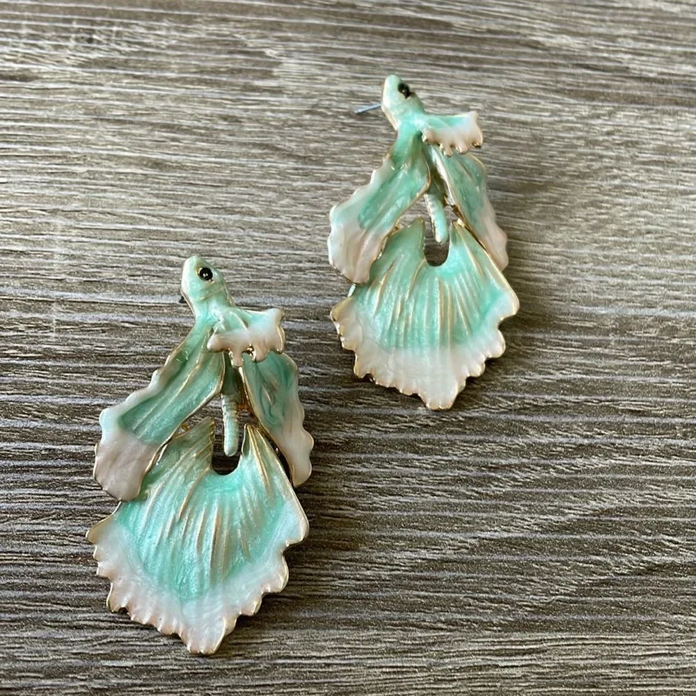 Bohemian green fish earrings N224